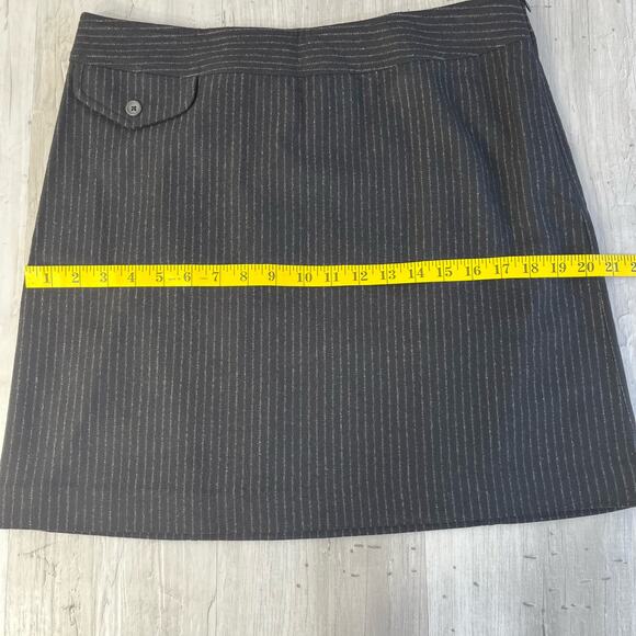 Banana Republic Wool Blend Black w/ Gray Pinstripe Short Pencil Skirt 10 - Picture 9 of 12